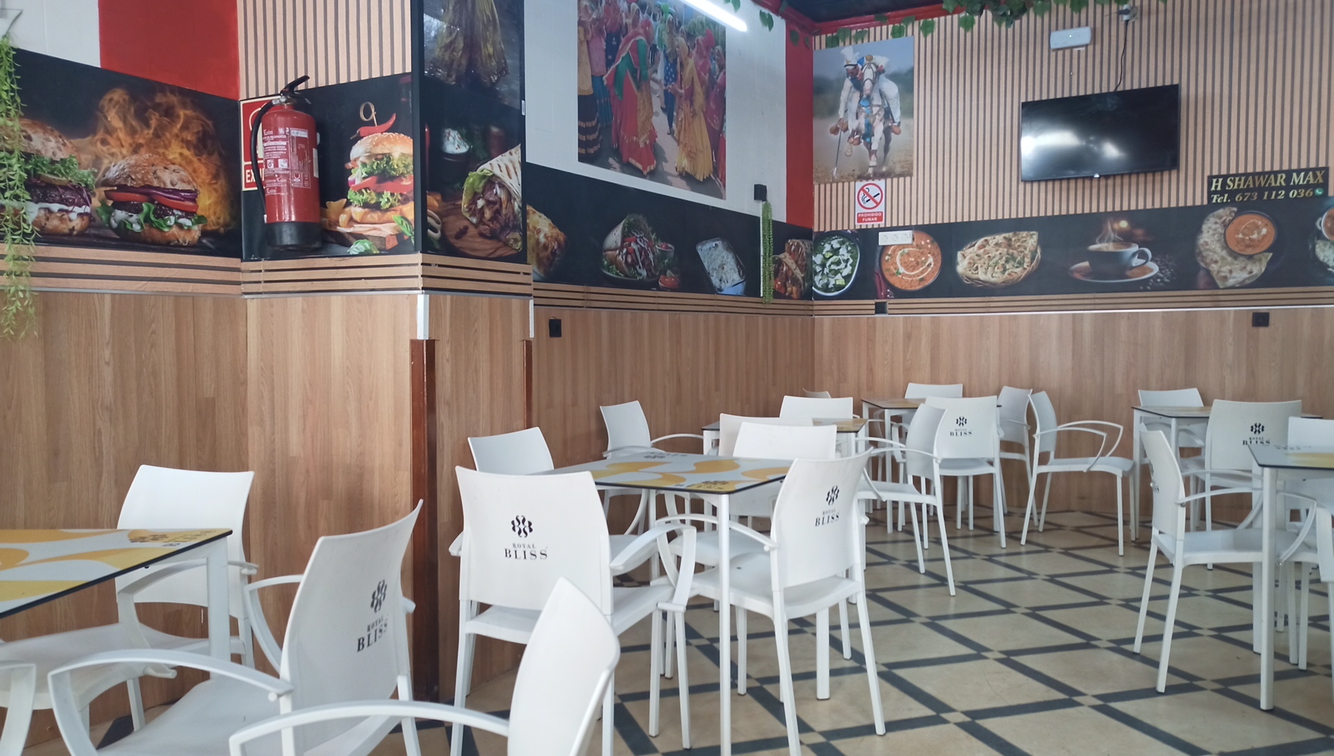 Foto del mostrador de H ShawarMax Granada