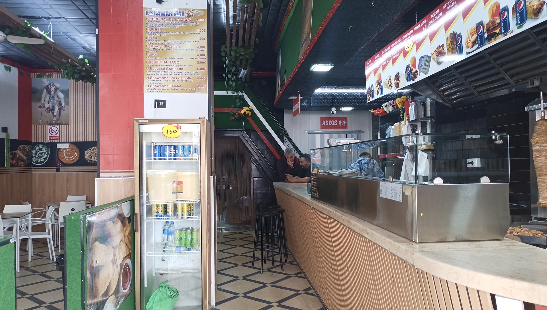 Foto del mostrador y cocina